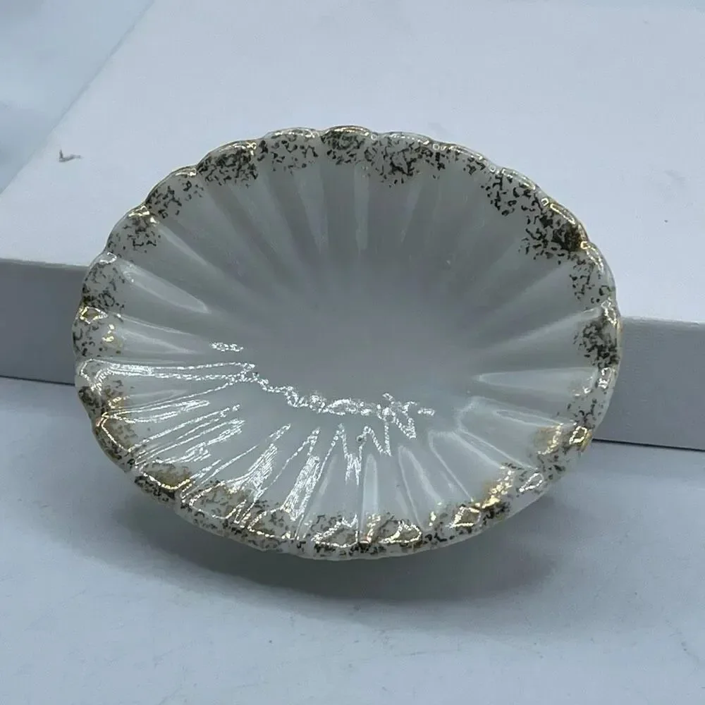 Antique Wallendorf German porcelain trinket dish-soap dish.